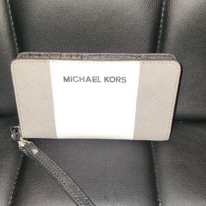 Michael Kors Gray and White Wristlet, Phone Case And Card Holder.